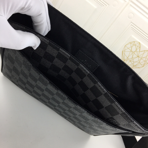 ルイヴィトンバッグ着用イメージ